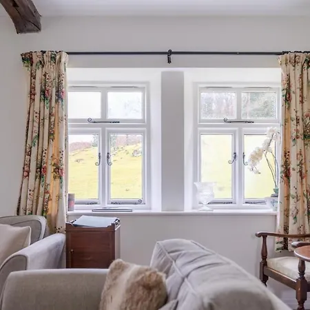 Holiday home Dove *
